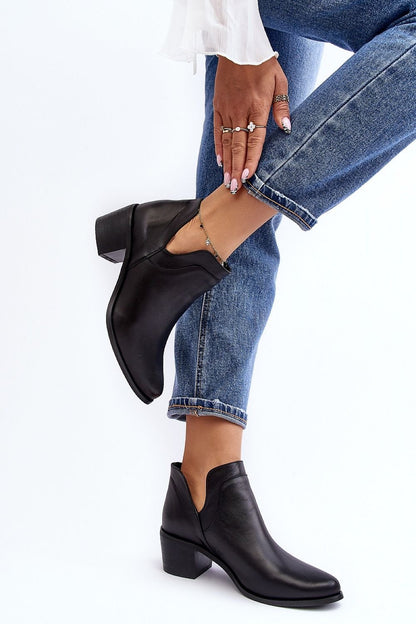 Heel boots Step in style