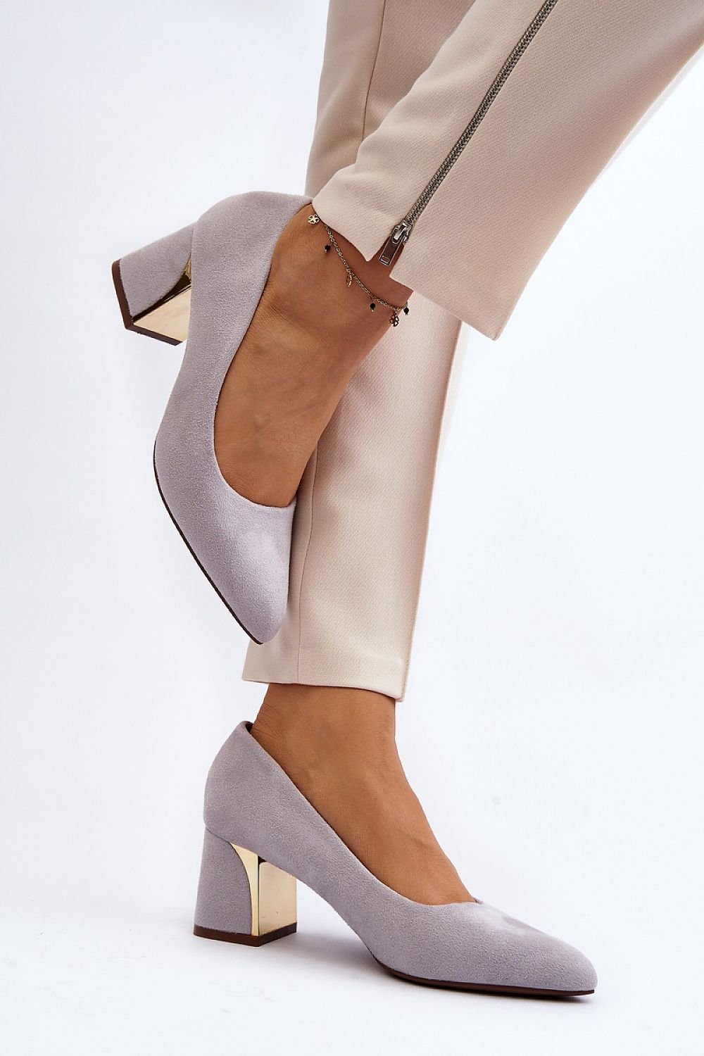 Block heel pumps Step in style