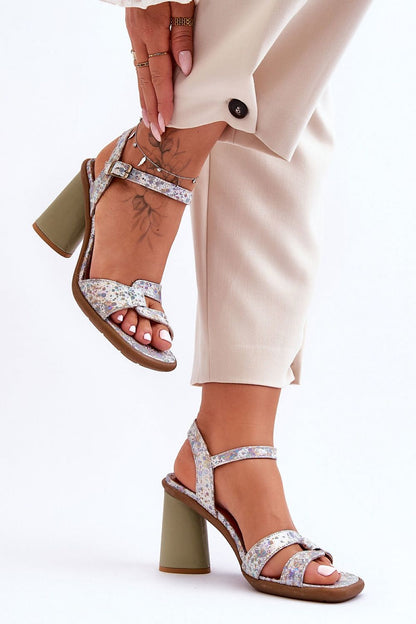 Heel sandals Step in style