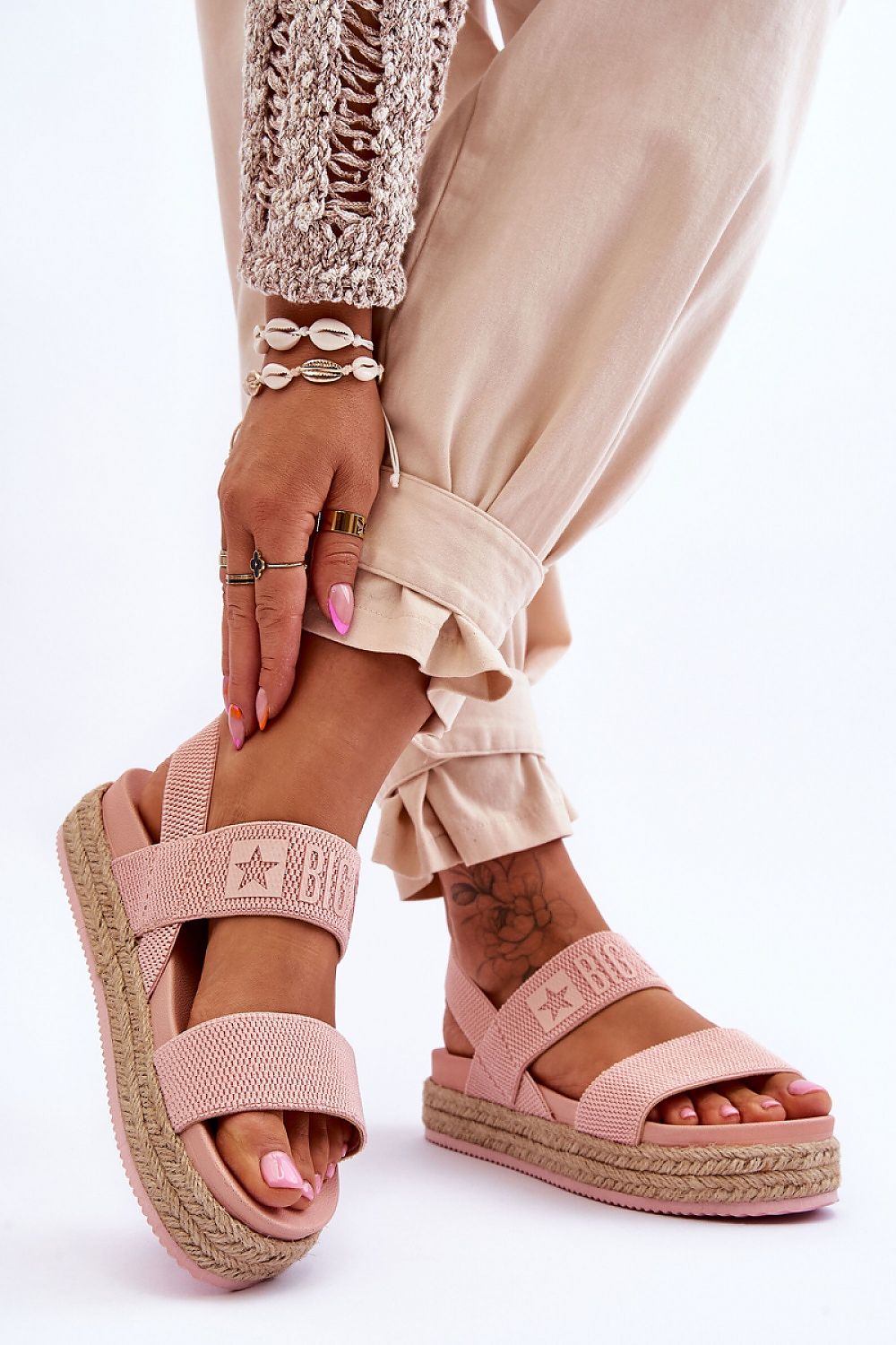 Heel sandals Step in style