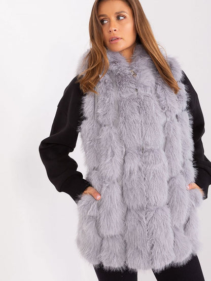 Gilet AT
Luxurious Hooded Fur Gilet