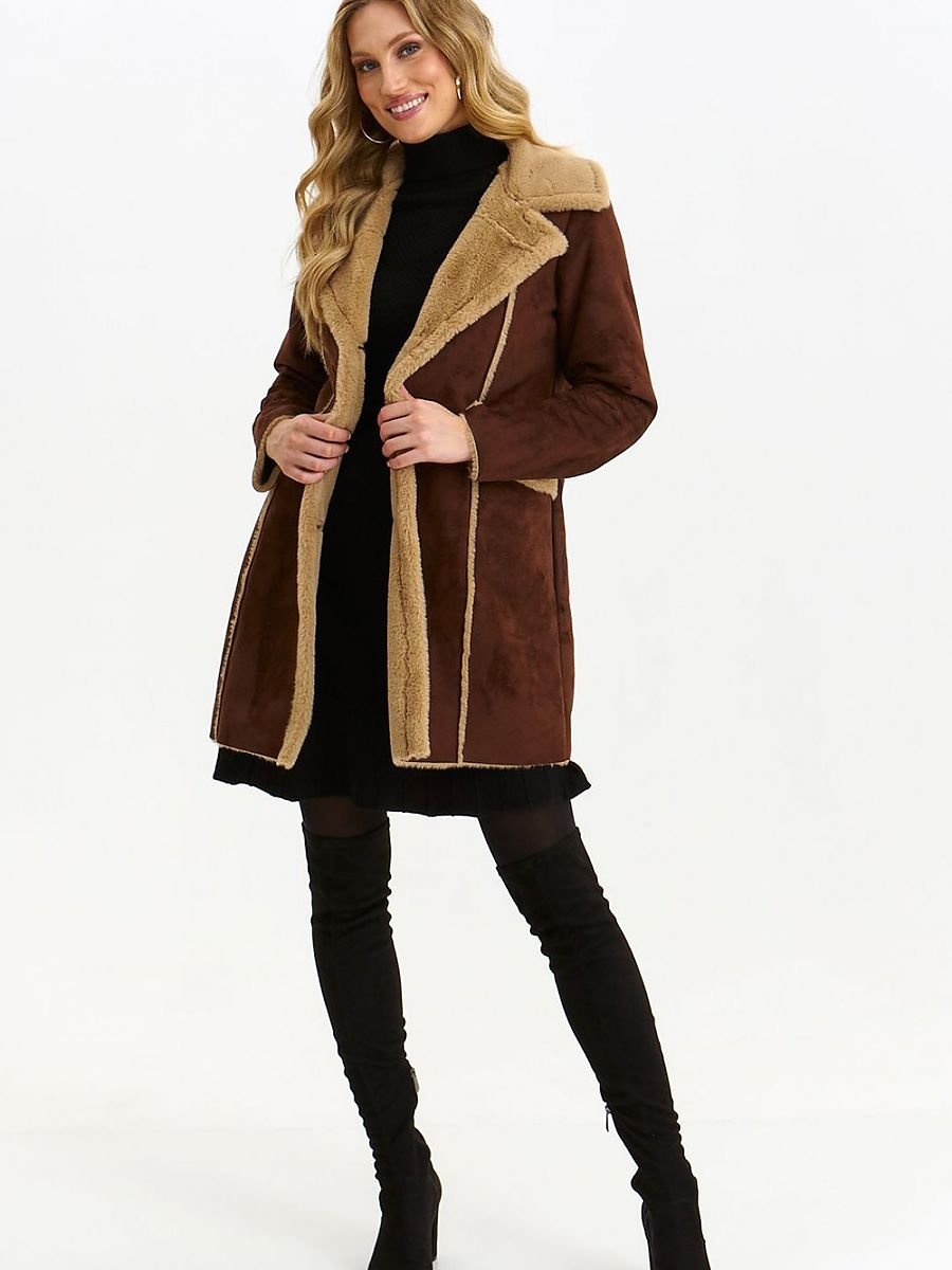 Elegant Sheepskin Coat with Faux Fur Collar