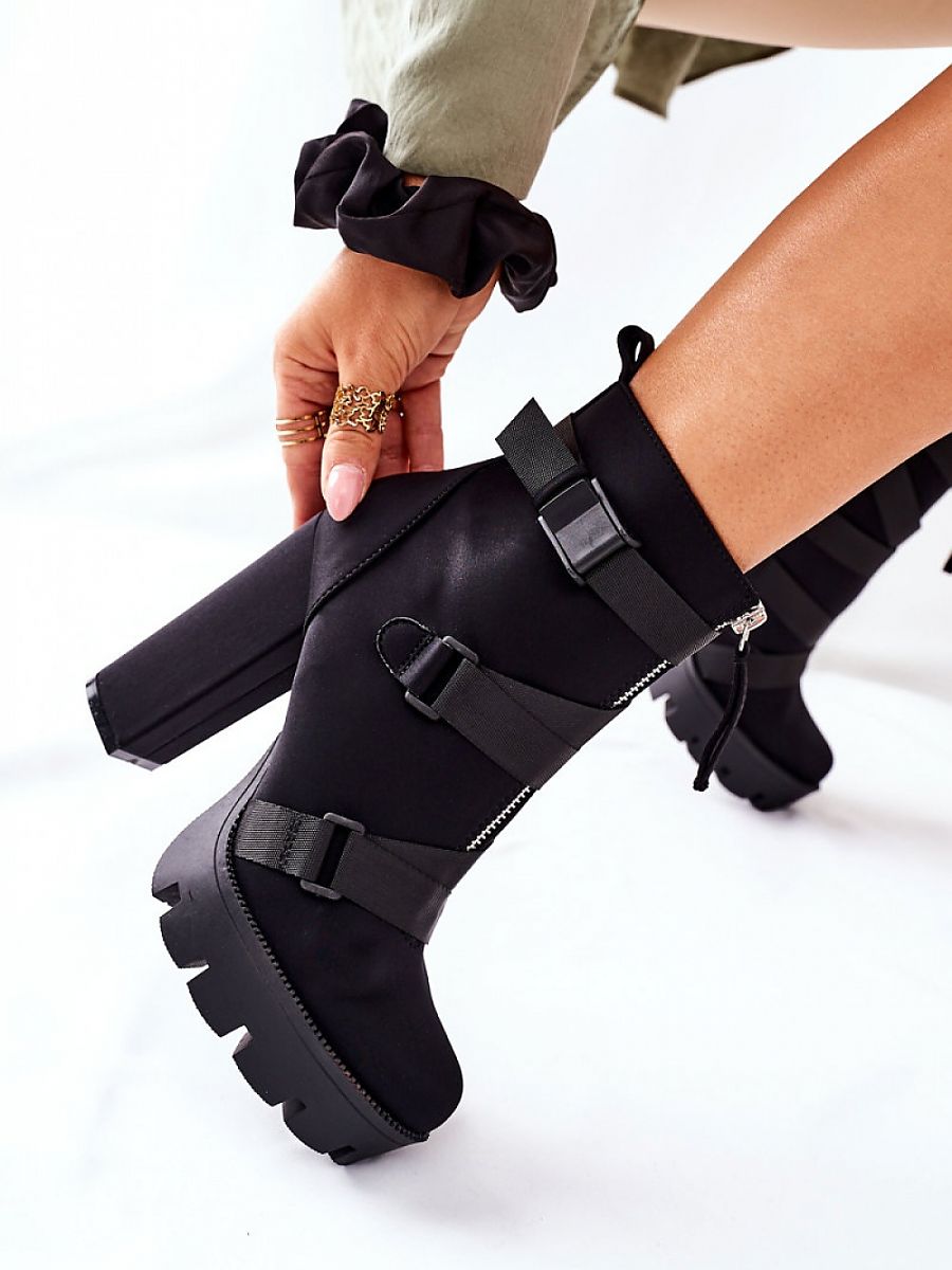 Heel boots Step in style