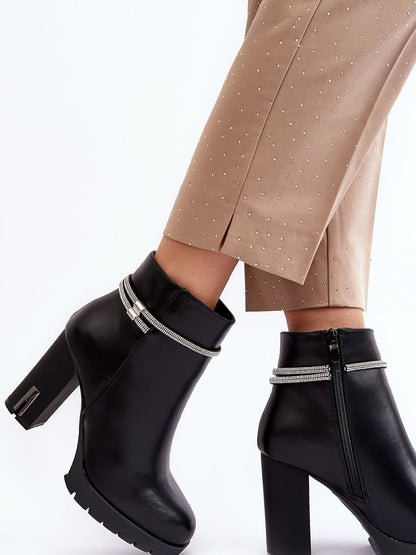 Heel boots Step in style