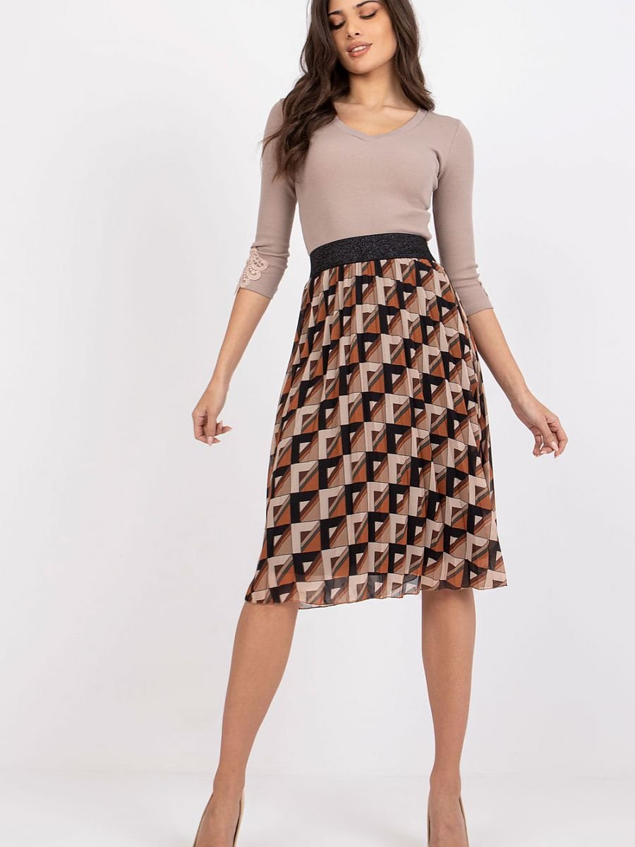 Elegant Pleated Skirt - Versatile Fashion Piece