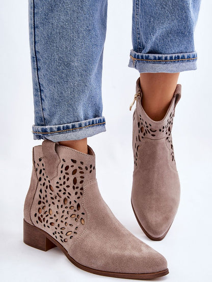 Heel boots Step in style