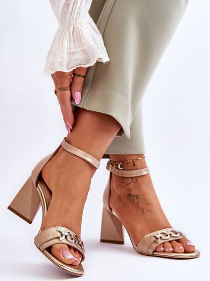 Heel sandals Step in style