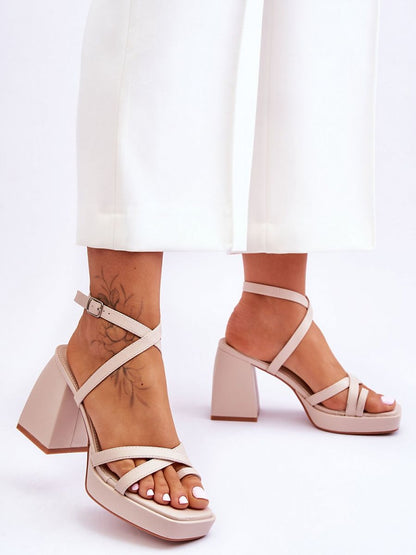 Heel sandals Step in style