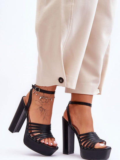 Heel sandals Step in style