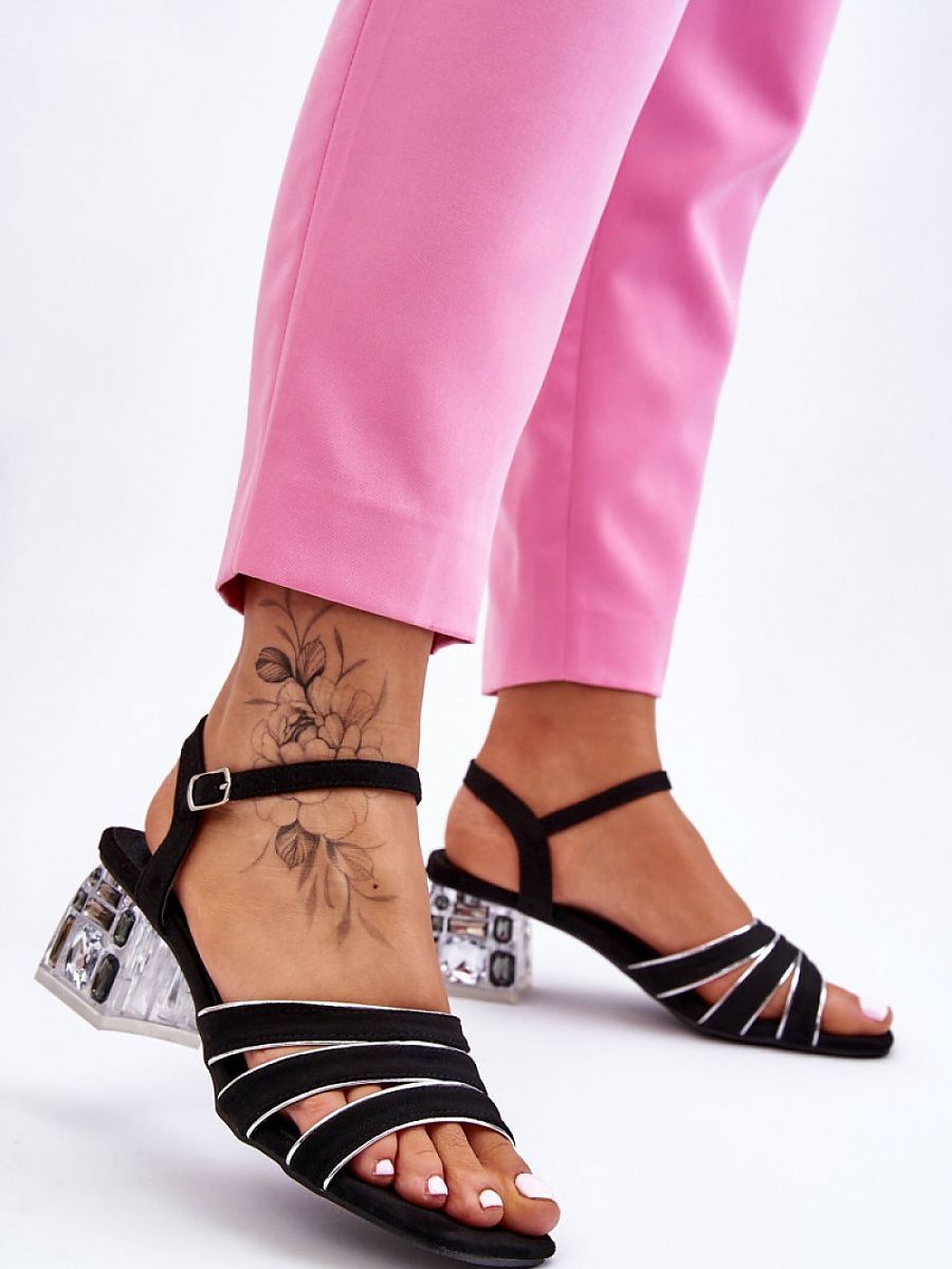 Heel sandals Step in style