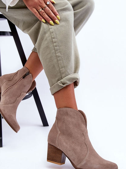 Heel boots Step in style