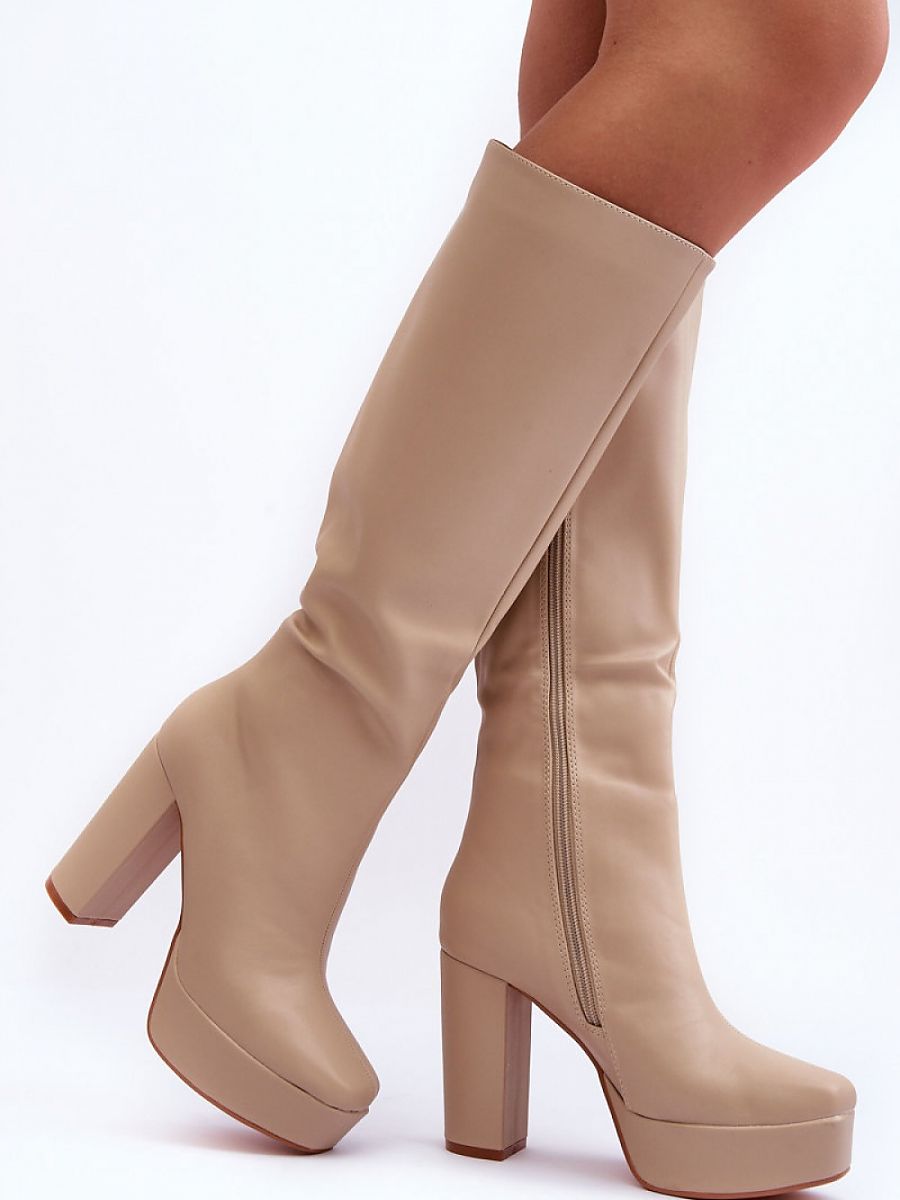 Heel boots Step in style