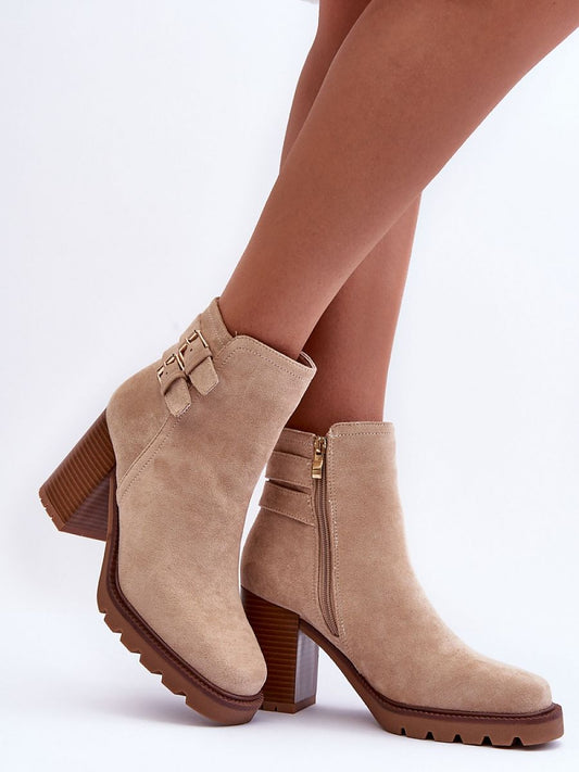 Heel boots Step in style