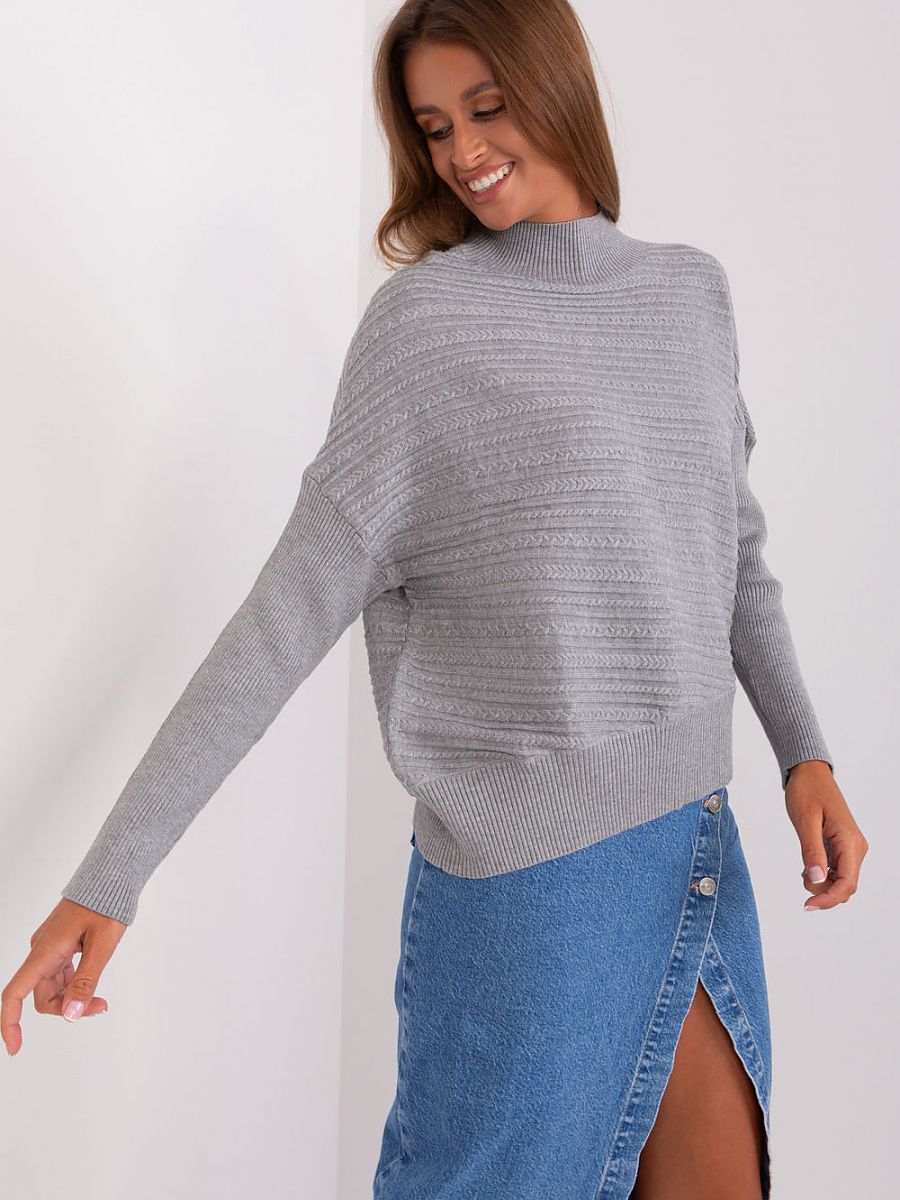 Jumping AT: Versatile Textured Jumper for Women