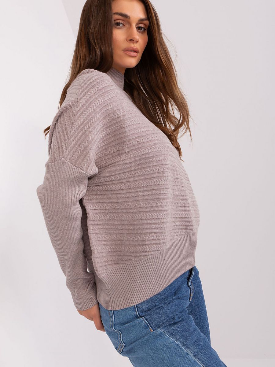 Jumper AT: Women's Versatile Casual Wardrobe Addition