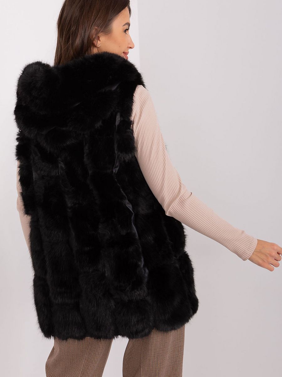 Gilet AT: Elegant Fur Waistcoat